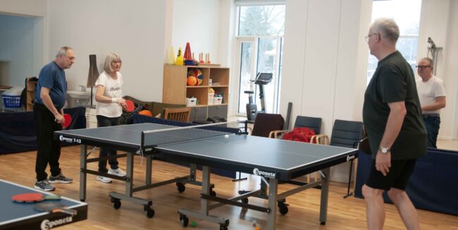 Bordtennis på Ingeborggården er netop opgraderet til at foregå i det lyse og veludstyrede fitnessrum.